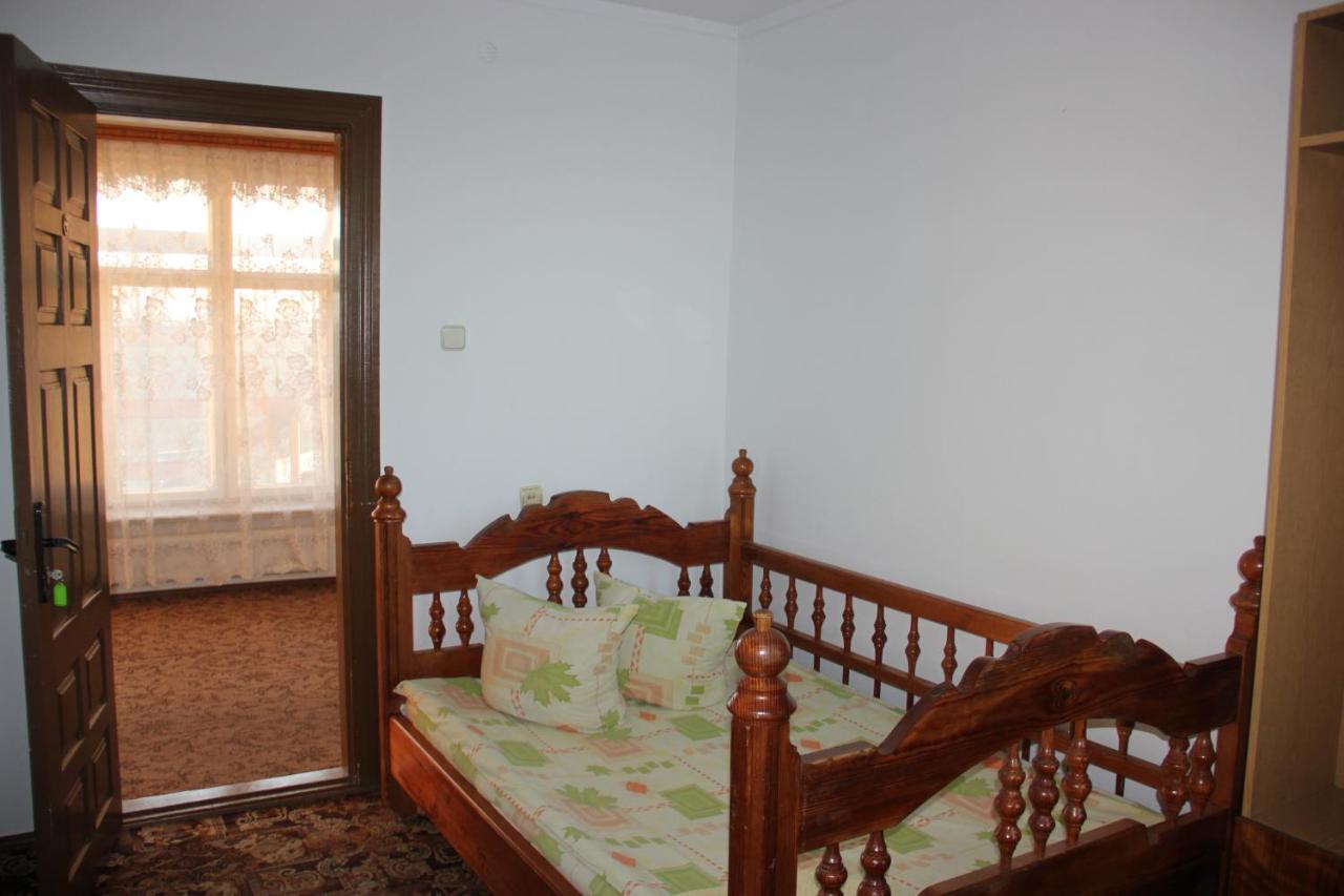 Hotel - Restaurant "Lion'S Heart" Velyka Omelyana Exterior foto
